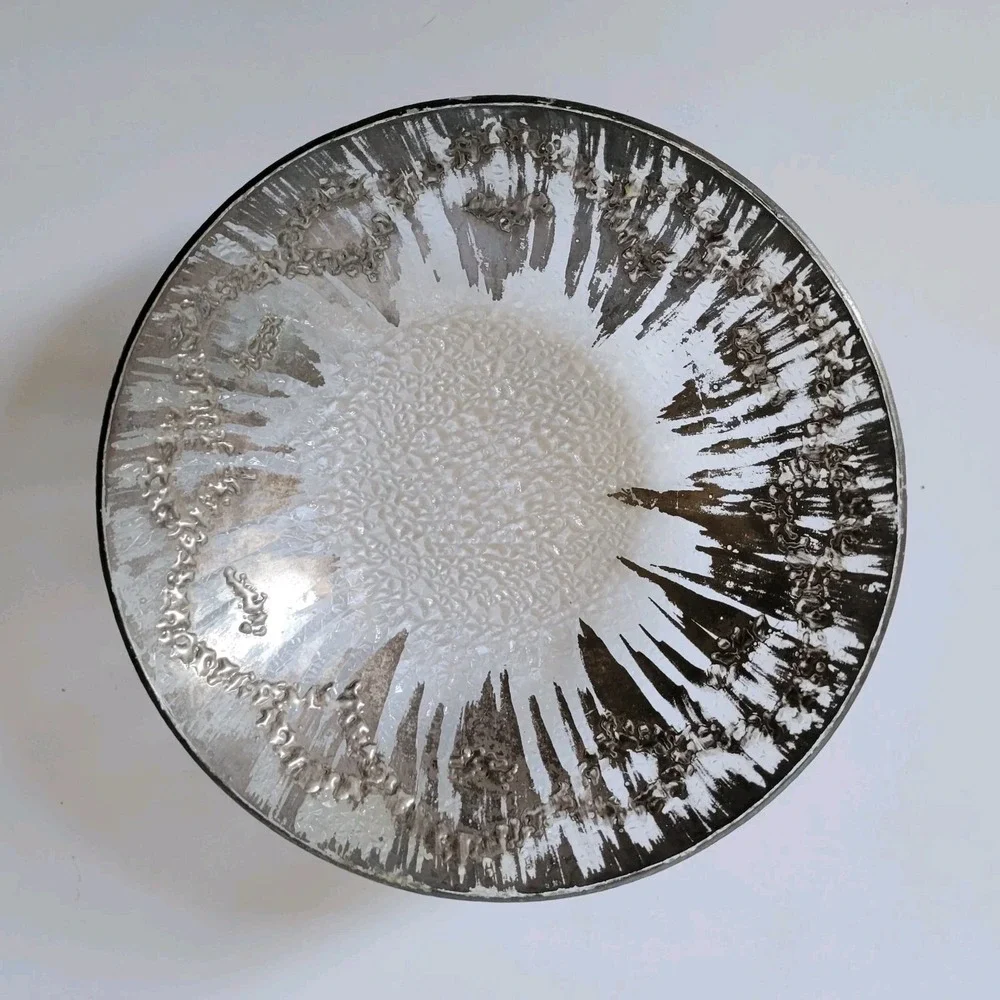 Dorothy Thorpe features round